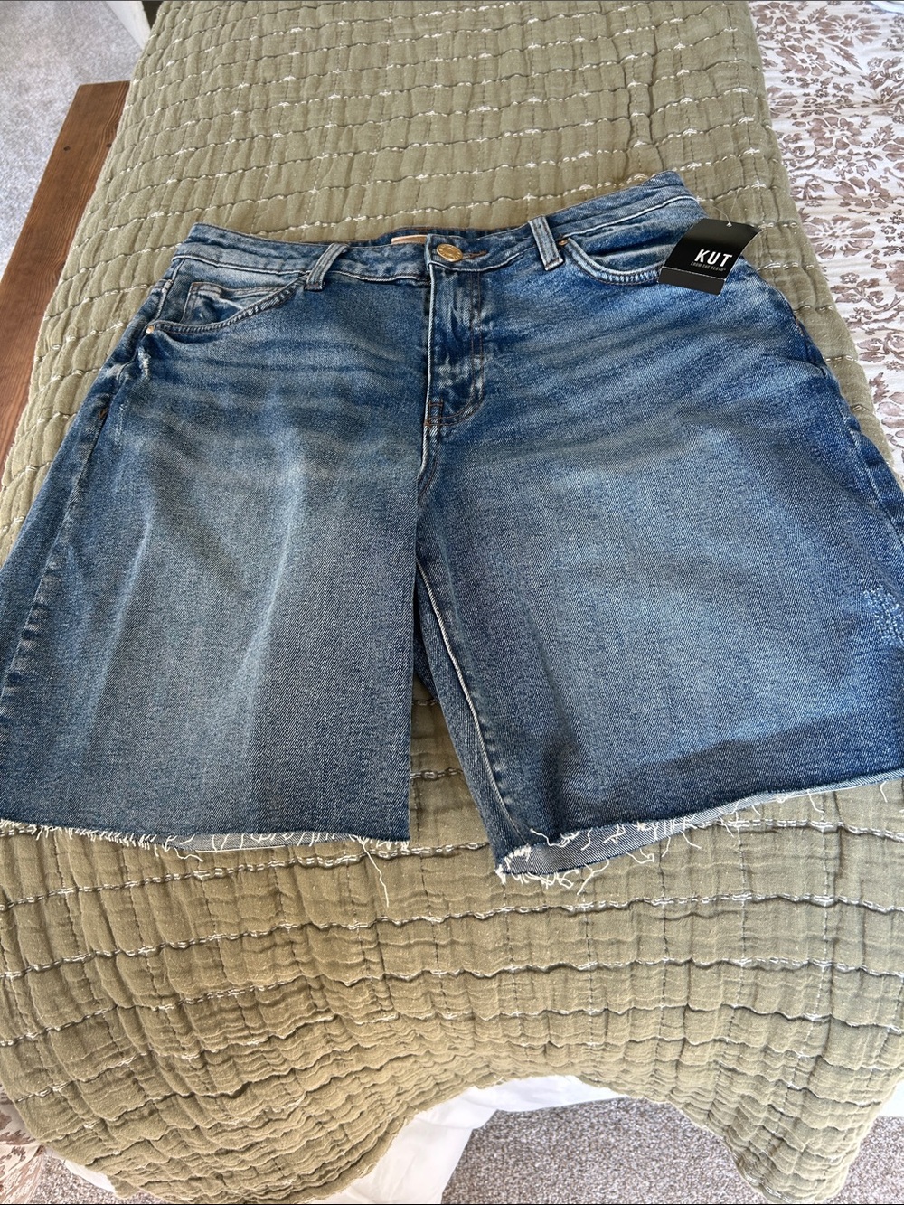 Kut from the Kloth High Rise Hailey Bermuda Shorts - Faded Blue